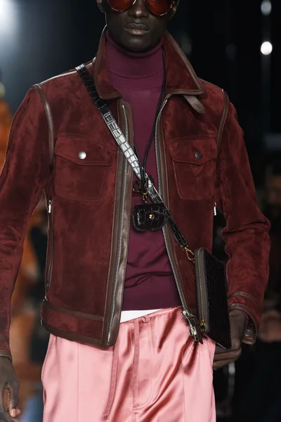 Look 27